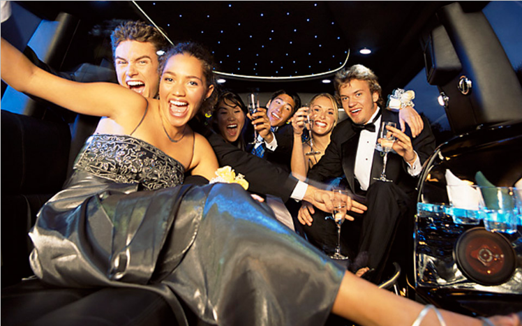 Step into Style: Choosing the Perfect Luxury Limousine for Prom Night