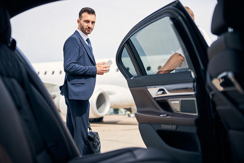 Tips for Booking the Perfect Airport Limousine